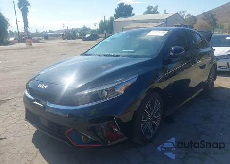 2024 Kia Forte Gt-Line z USA, uszkodzony, nr VIN 3KPF54AD9RE691375